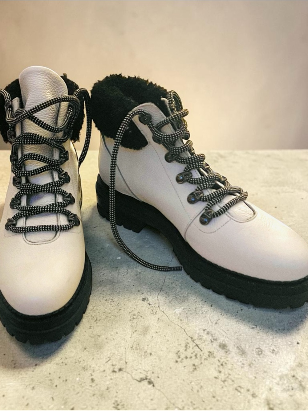 M. Gemi White Lace-Up Winter with Black Faux Fur Collar